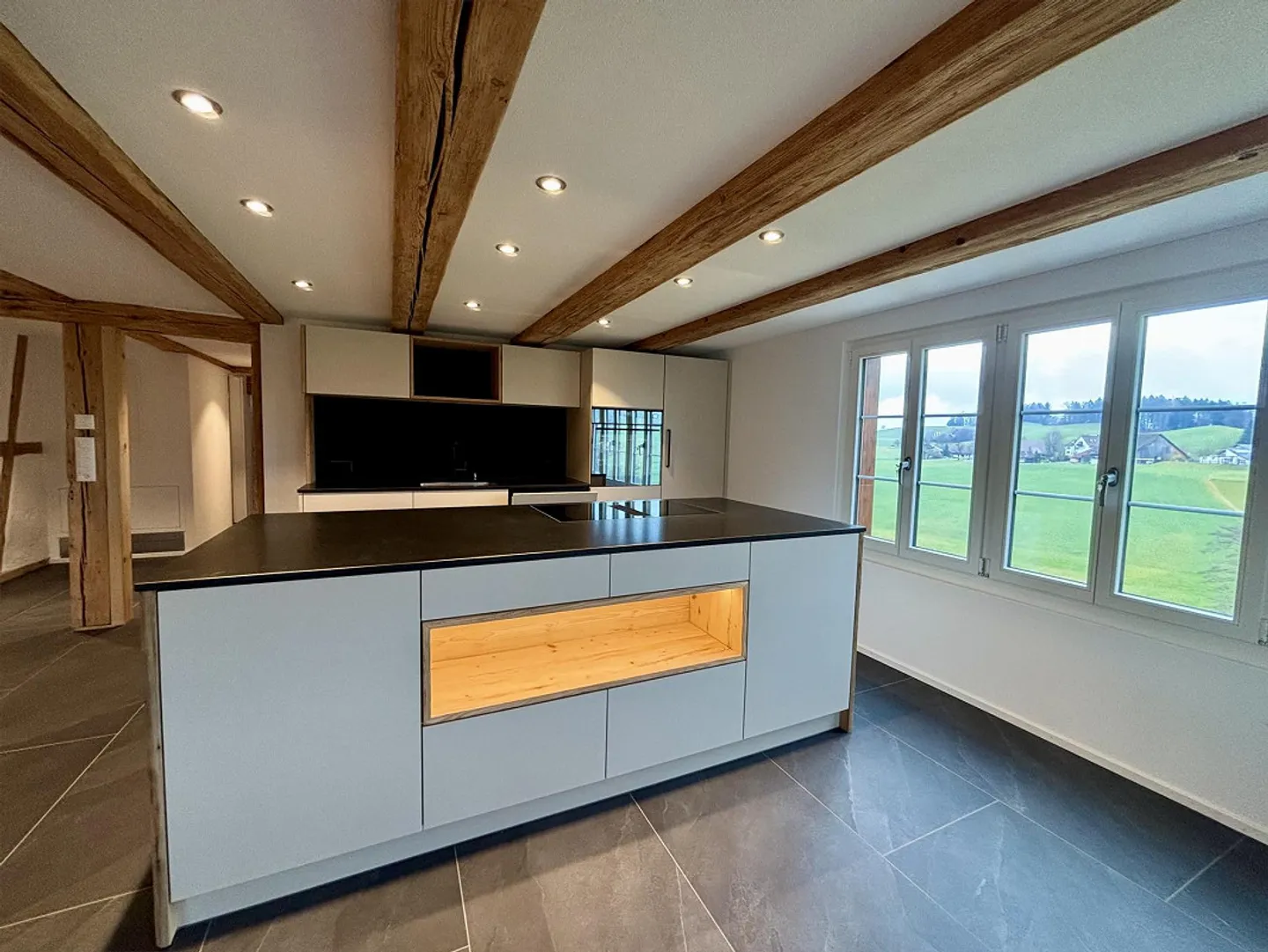 Wohnen mit Geschichte - stilvoll renoviert, naturnah & ruhig - Foto 2 von 16