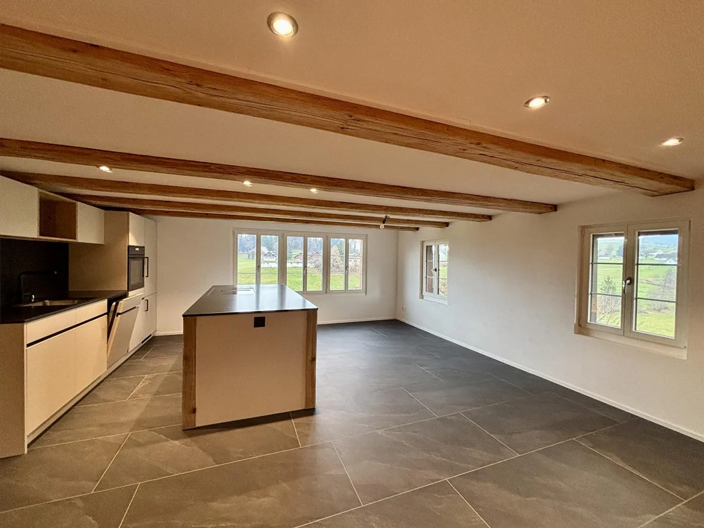 Wohnen mit Geschichte - stilvoll renoviert, naturnah & ruhig - Foto 3 von 16