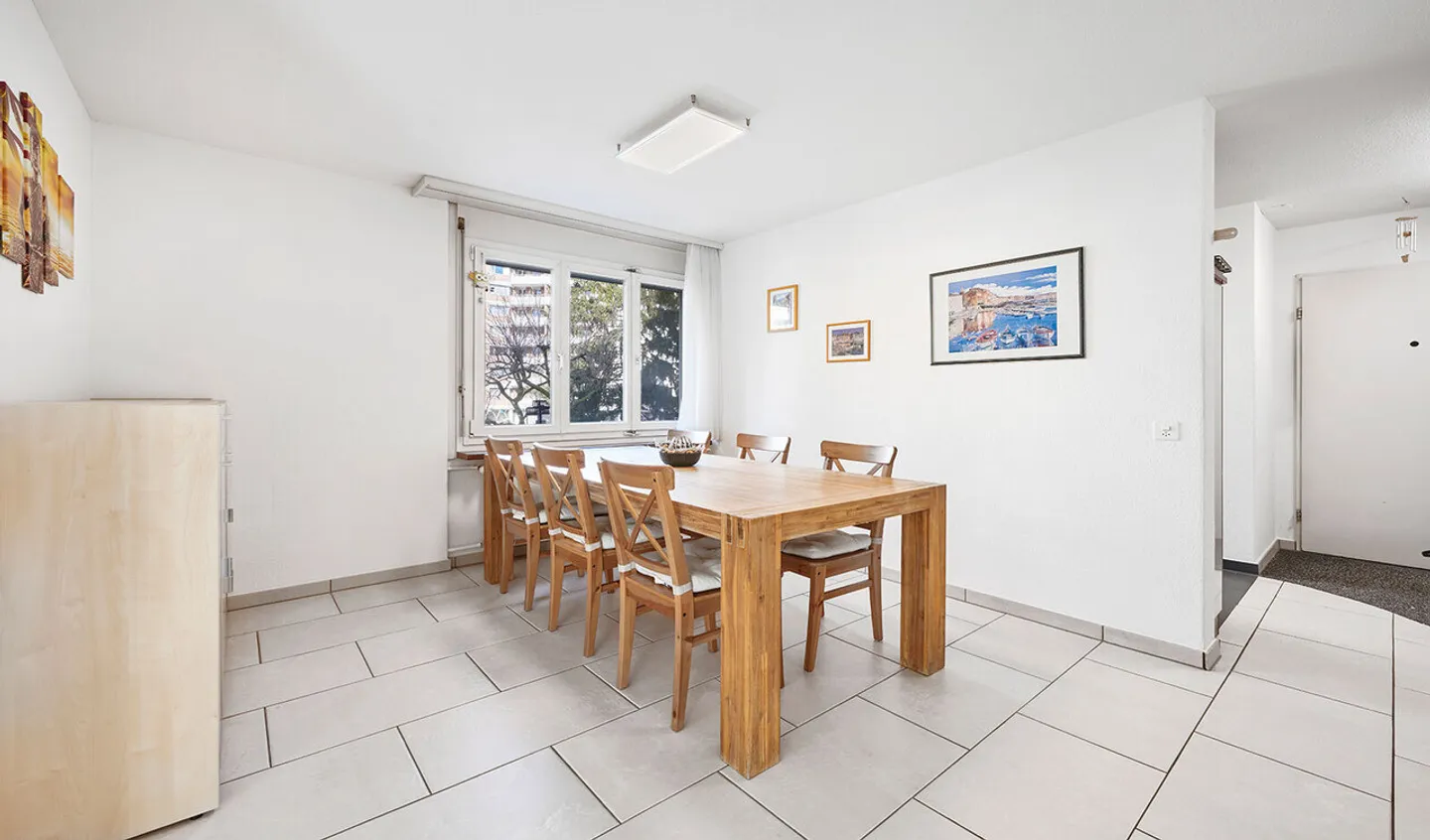 Zentrumsnah wohnen: helle 4.5-Zimmer-Wohnung mit Balkon - Foto 3 von 8