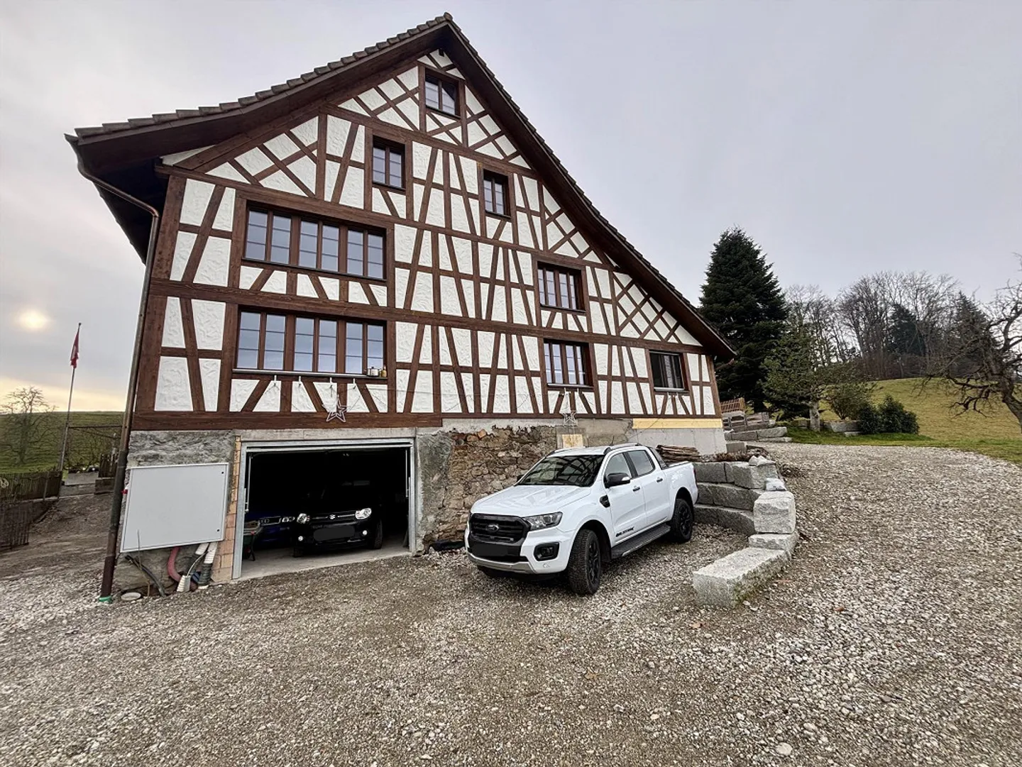 Wohnen mit Geschichte - stilvoll renoviert, naturnah & ruhig - Foto 13 von 16