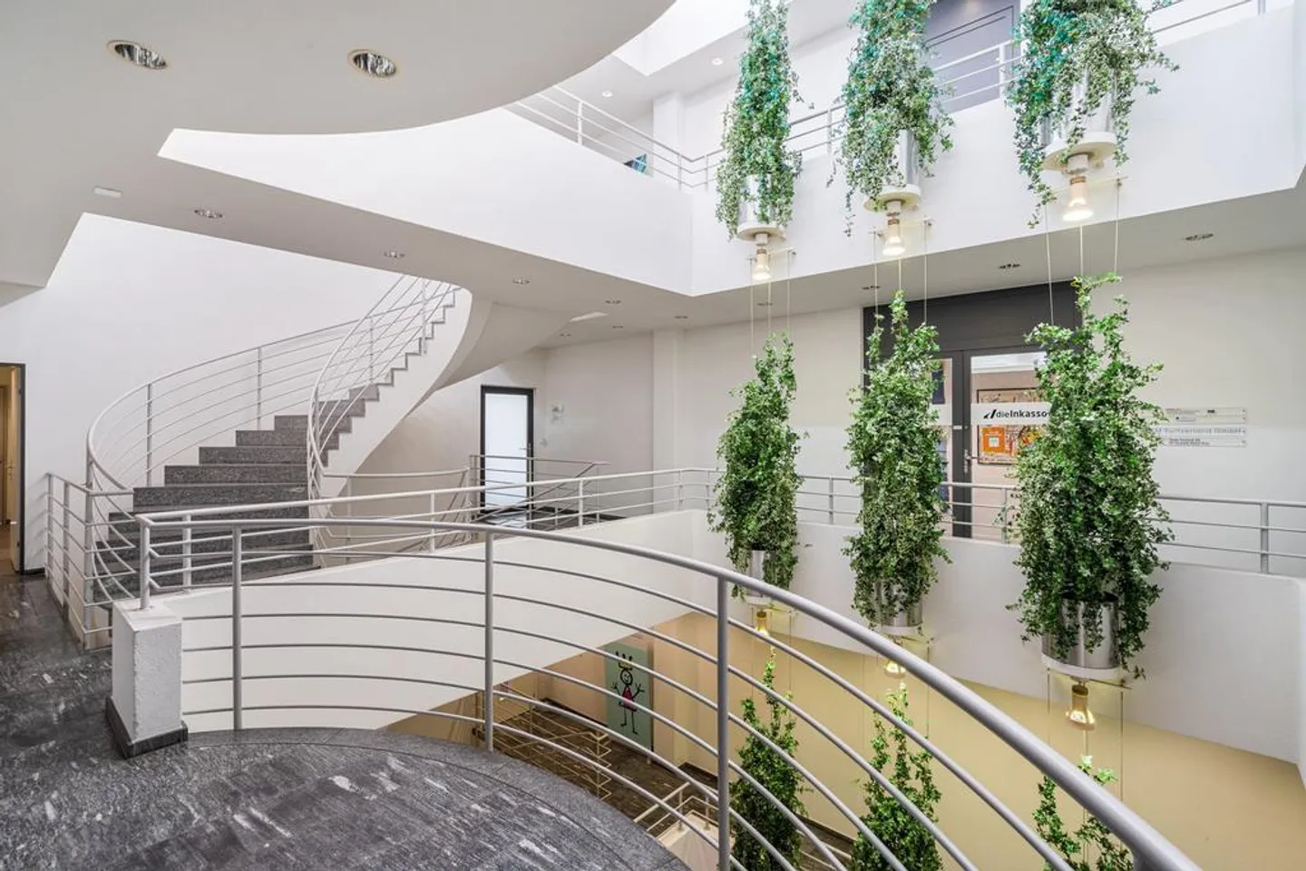 Ihr neuer Arbeitsplatz an zentraler Lage - Foto 4 von 7