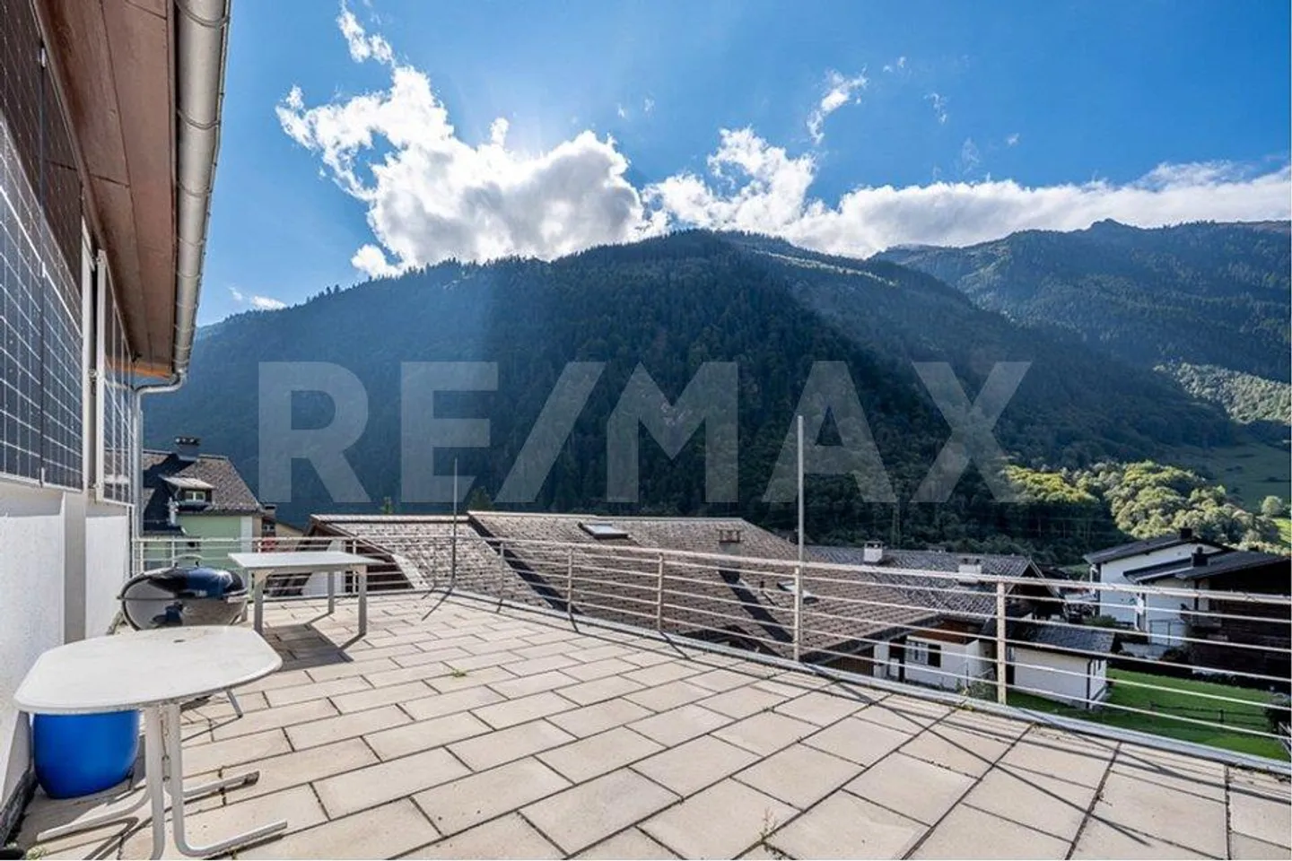 Casa plurifamiliare con quattro appartamenti - Foto 4 di 13