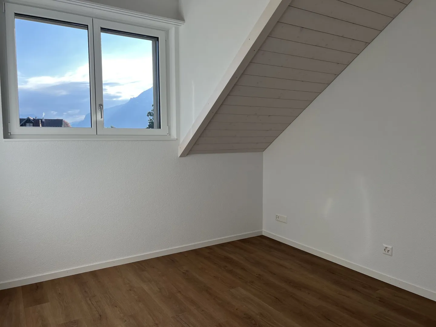Appartamenti di 4,5 stanze in mansarda con galleria aggiuntiva - Foto 8 di 17