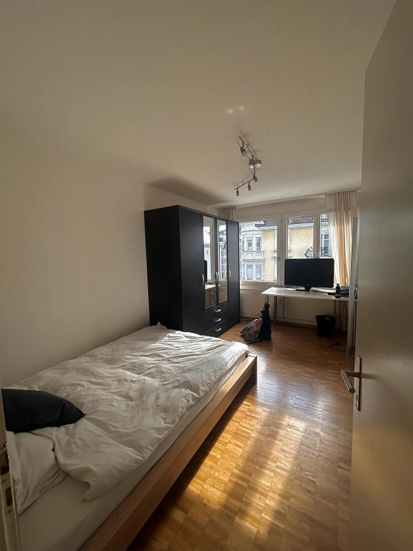 Möblierte Wohnung mit Dachterrasse - Foto 3 von 11