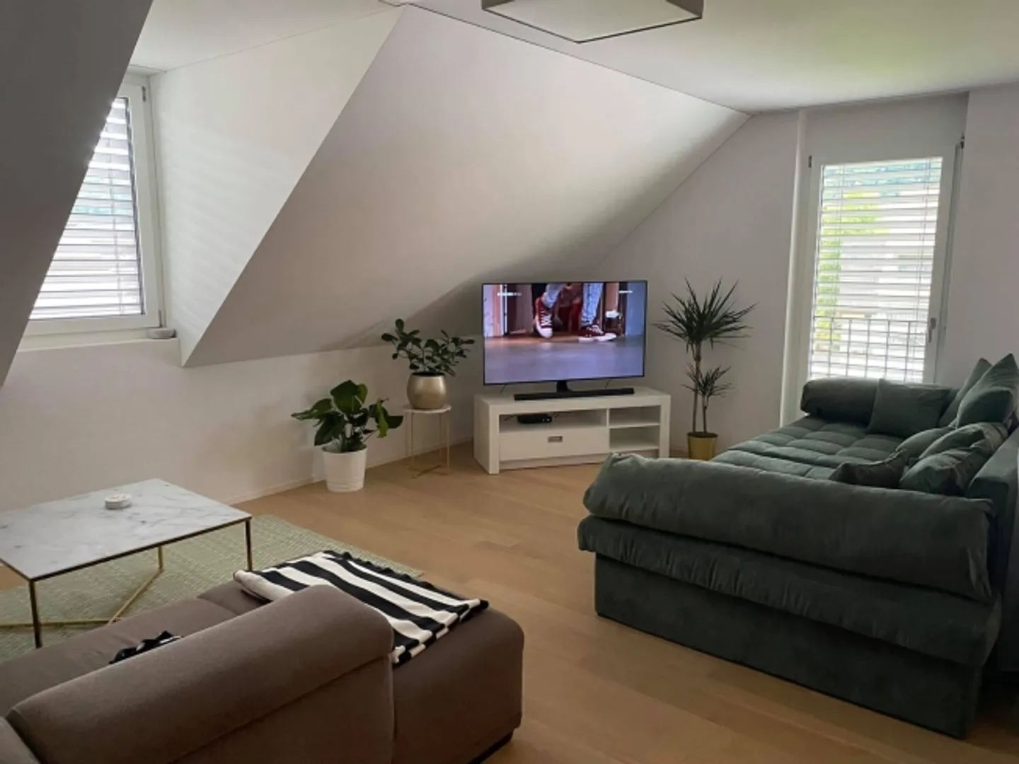 3½ ROOM APARTMENT IN EMBRACH (ZH), FURNISHED, TEMPORARY - Photo 2 of 8