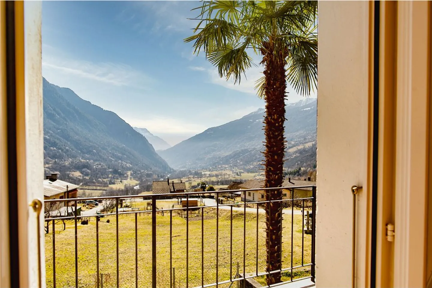 Haus mit drei Wohnungen - Foto 10 von 14