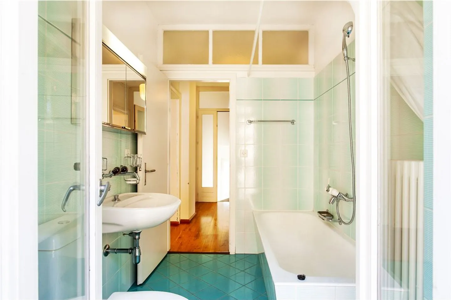 Haus mit drei Wohnungen - Foto 11 von 14