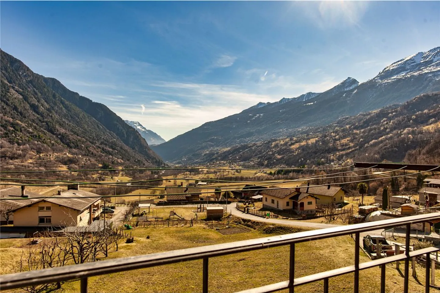 Haus mit drei Wohnungen - Foto 13 von 14