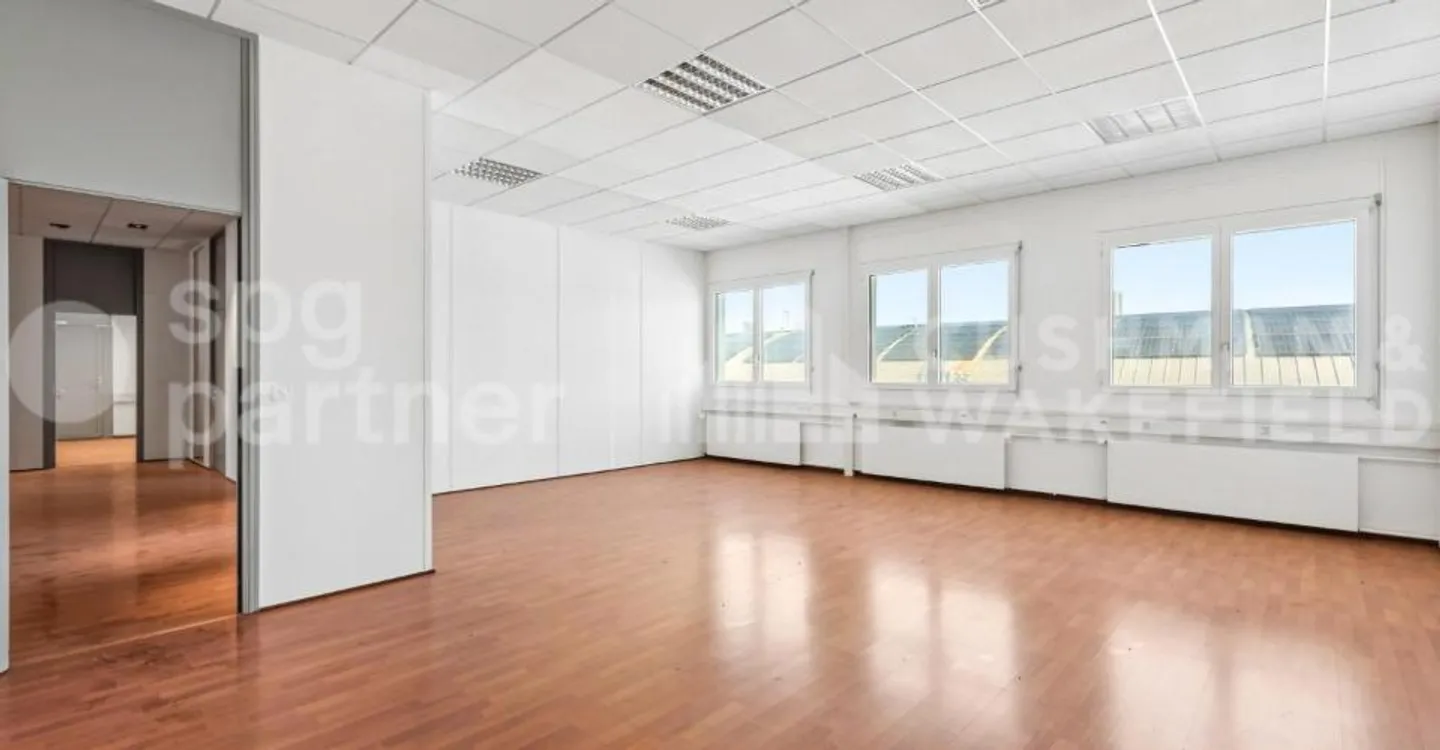 Bright offices and craft premises near A1 and airport - Grand-Puits 42 - Photo 2 of 13
