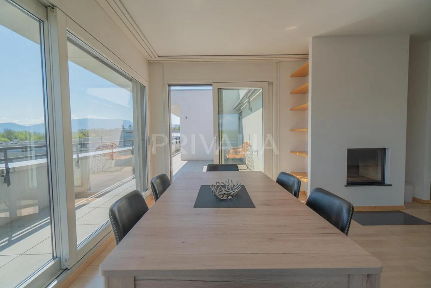 Penthouse for rent - Photo 3 of 13