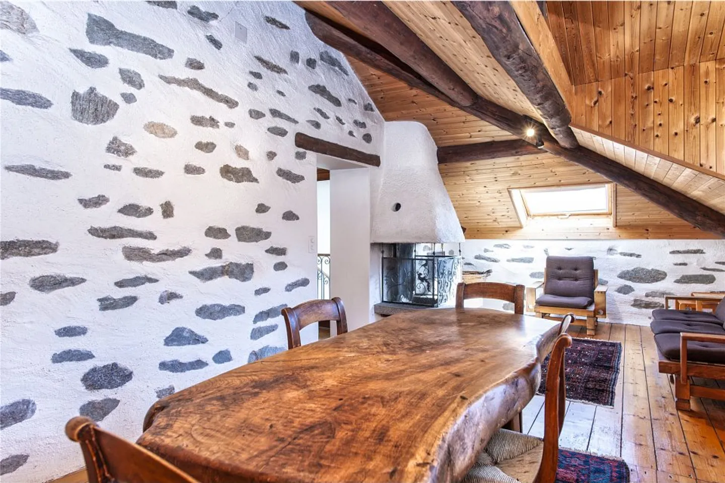 Haus mit drei Wohnungen - Foto 7 von 14