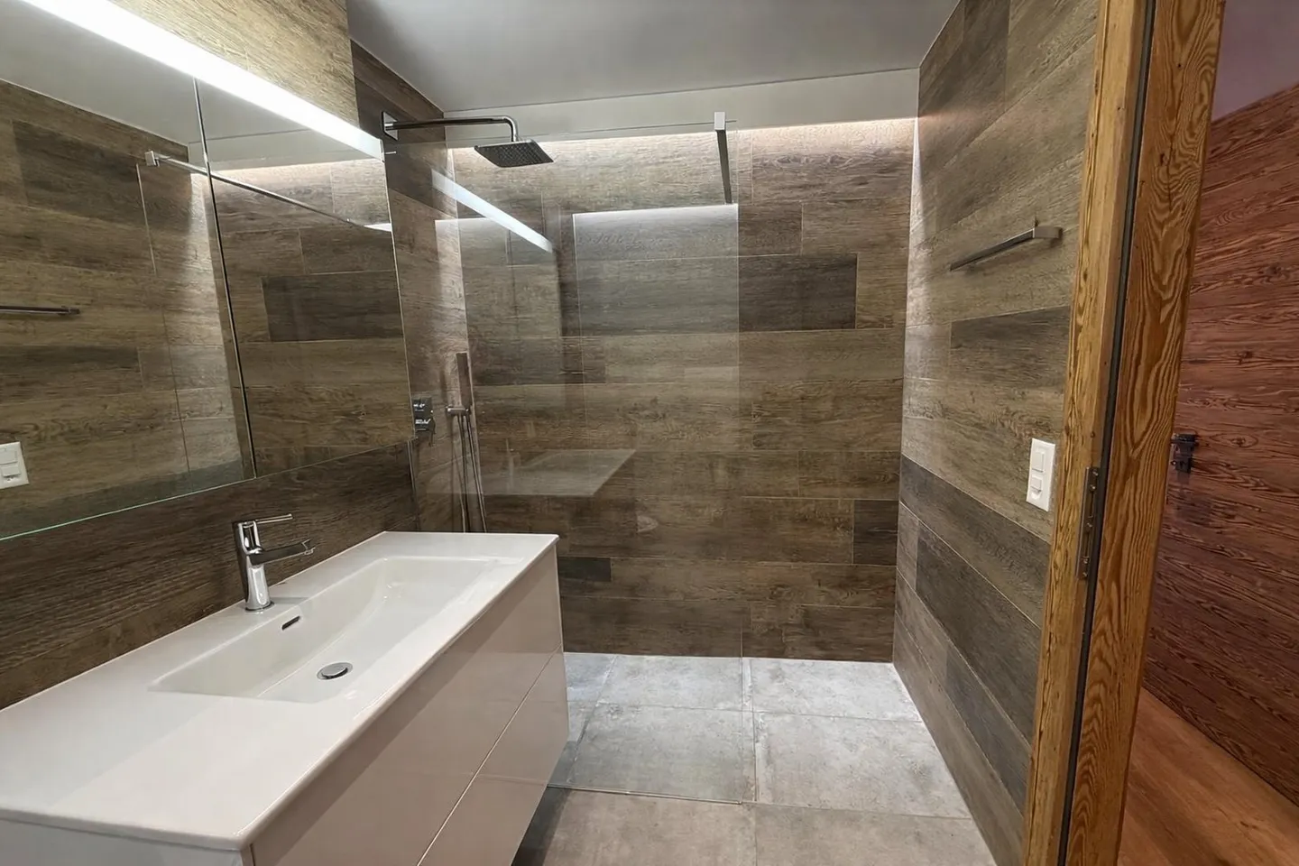 LAST CHANCE - new apartments in a second residence - Dixence Resort complex - Photo 5 of 13