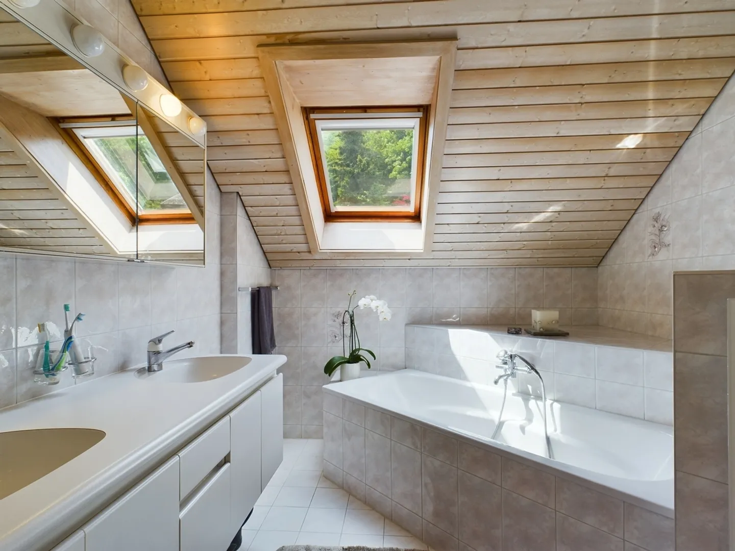 Modern 4.5-Room Townhouse with Garden in Niederbipp - Photo 9 of 13