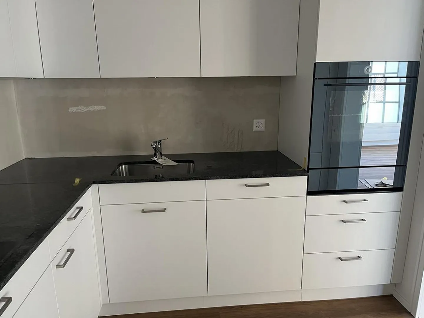 Freshly renovated spacious 4.5 room apartment - Photo 4 of 12