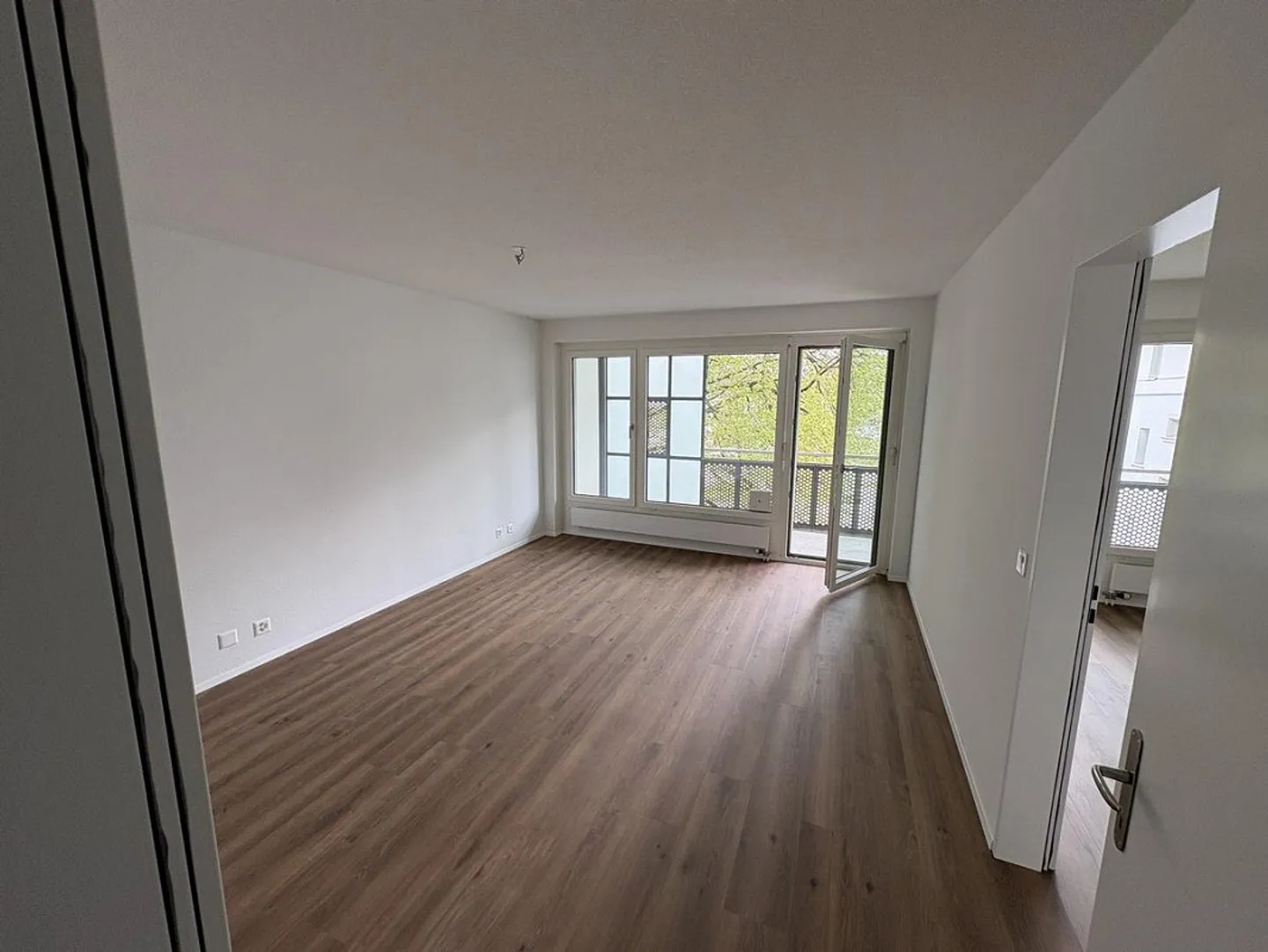 Freshly renovated spacious 4.5 room apartment - Photo 7 of 12