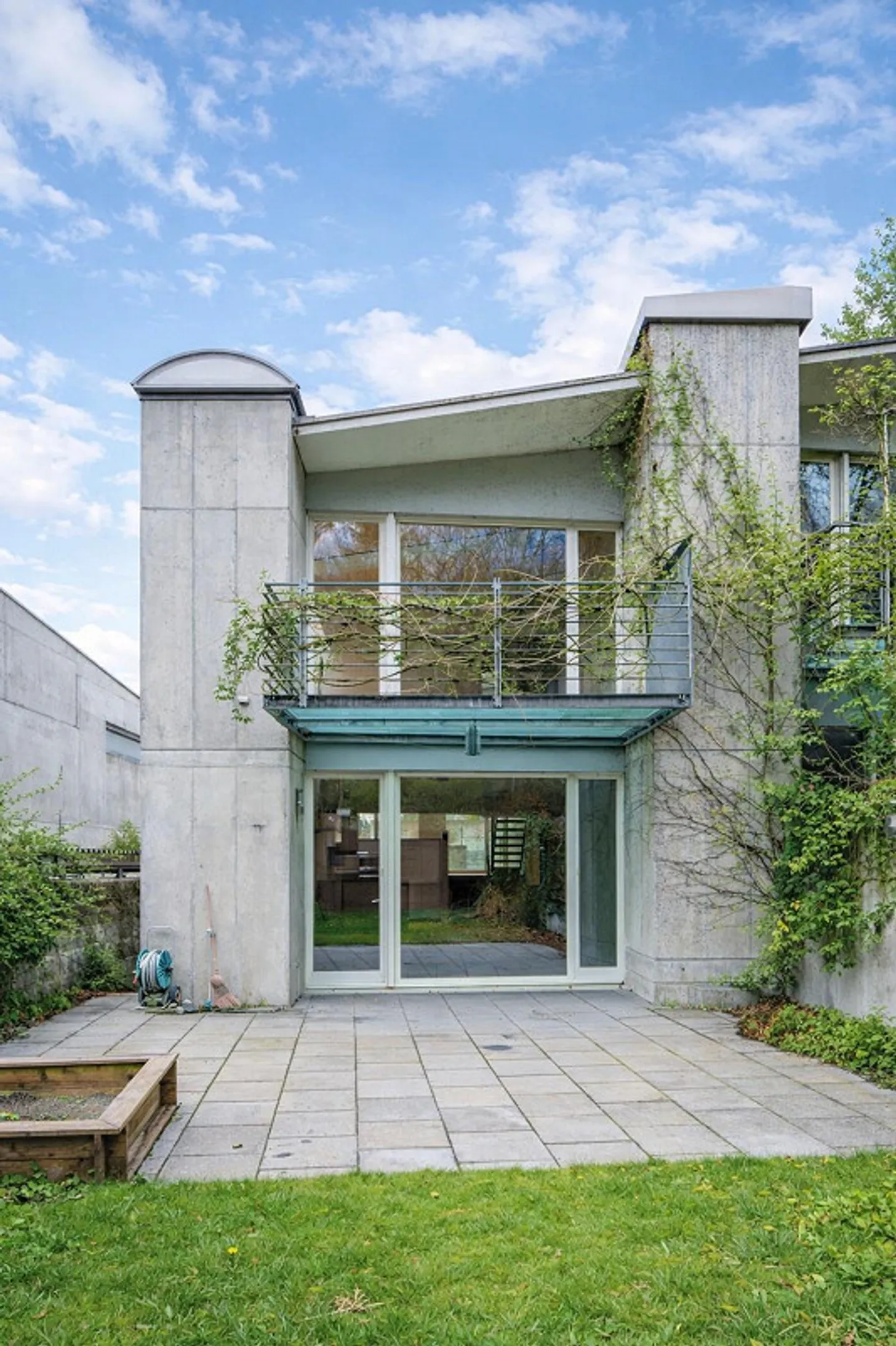 Ottima sensazione di spazio con stanze alte e aperte - Foto 9 di 10