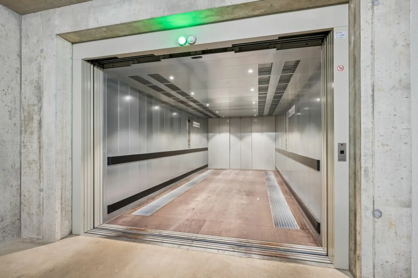 Espace Commercial Moderne à Linden - Photo 11 sur 13