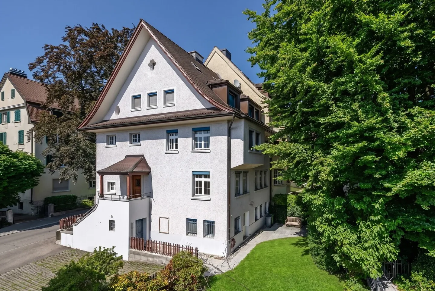 Elegantes Stadthaus von 1914 in Zürich-Oberstrass - Foto 1 von 13