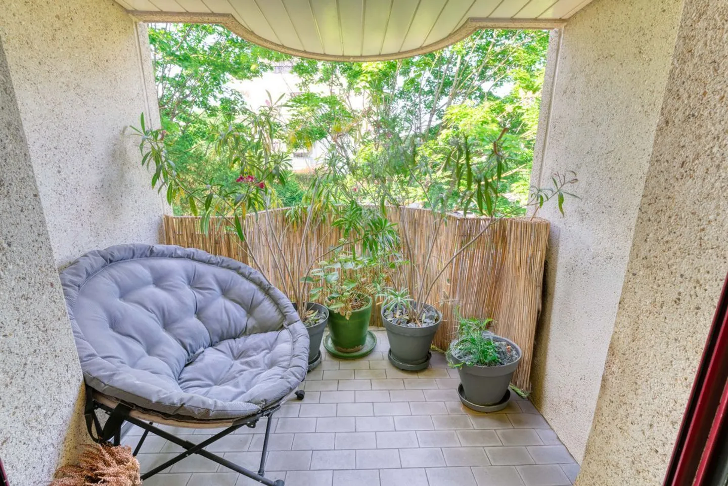 Renovated 4-room apartment with two balconies - Photo 10 of 13