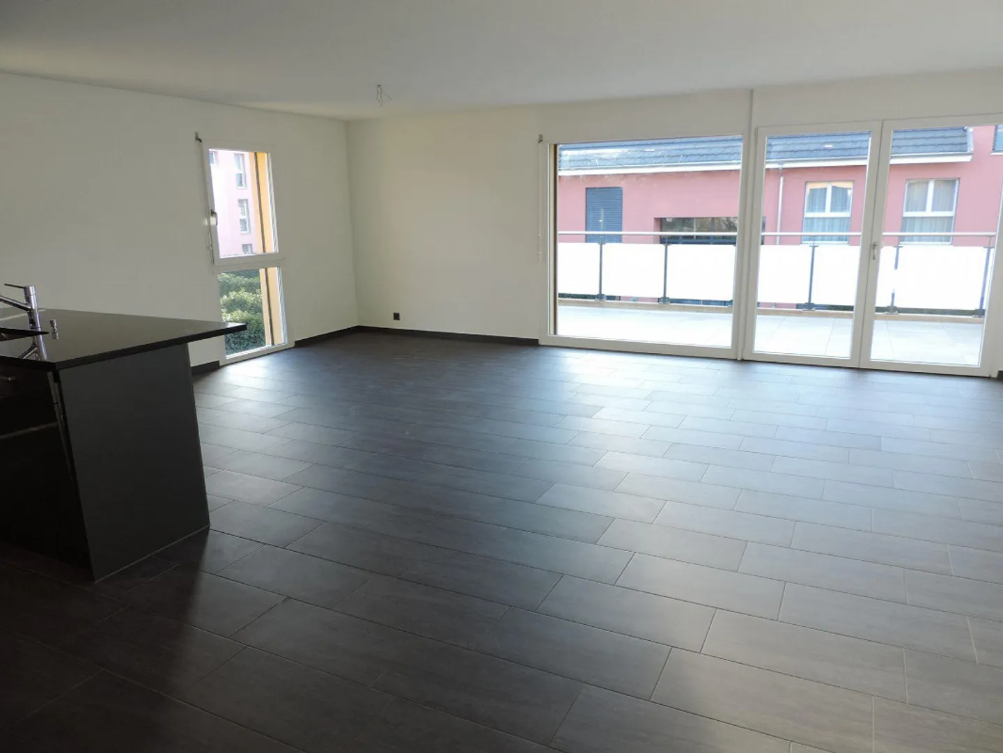 Appartamento moderno di 4,5 stanze al 1° piano - Foto 3 di 10