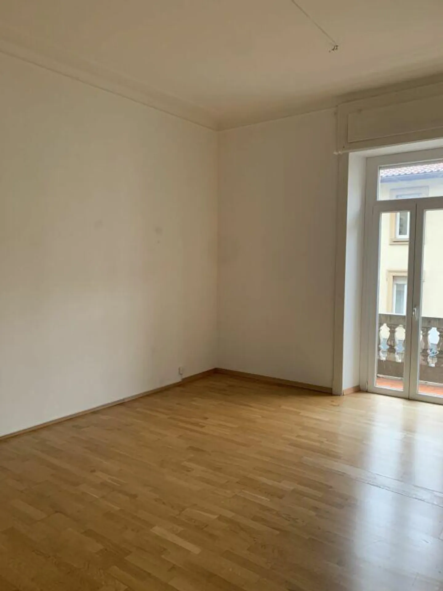 APPARTAMENTO DI 6 LOCALI NEL CUORE DI LUGANO - Foto 2 di 8