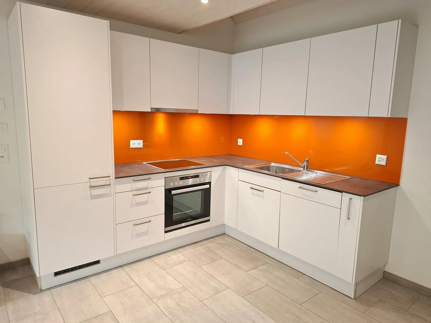 Spacious and modern 5.5 room penthouse apartment - Photo 7 of 19