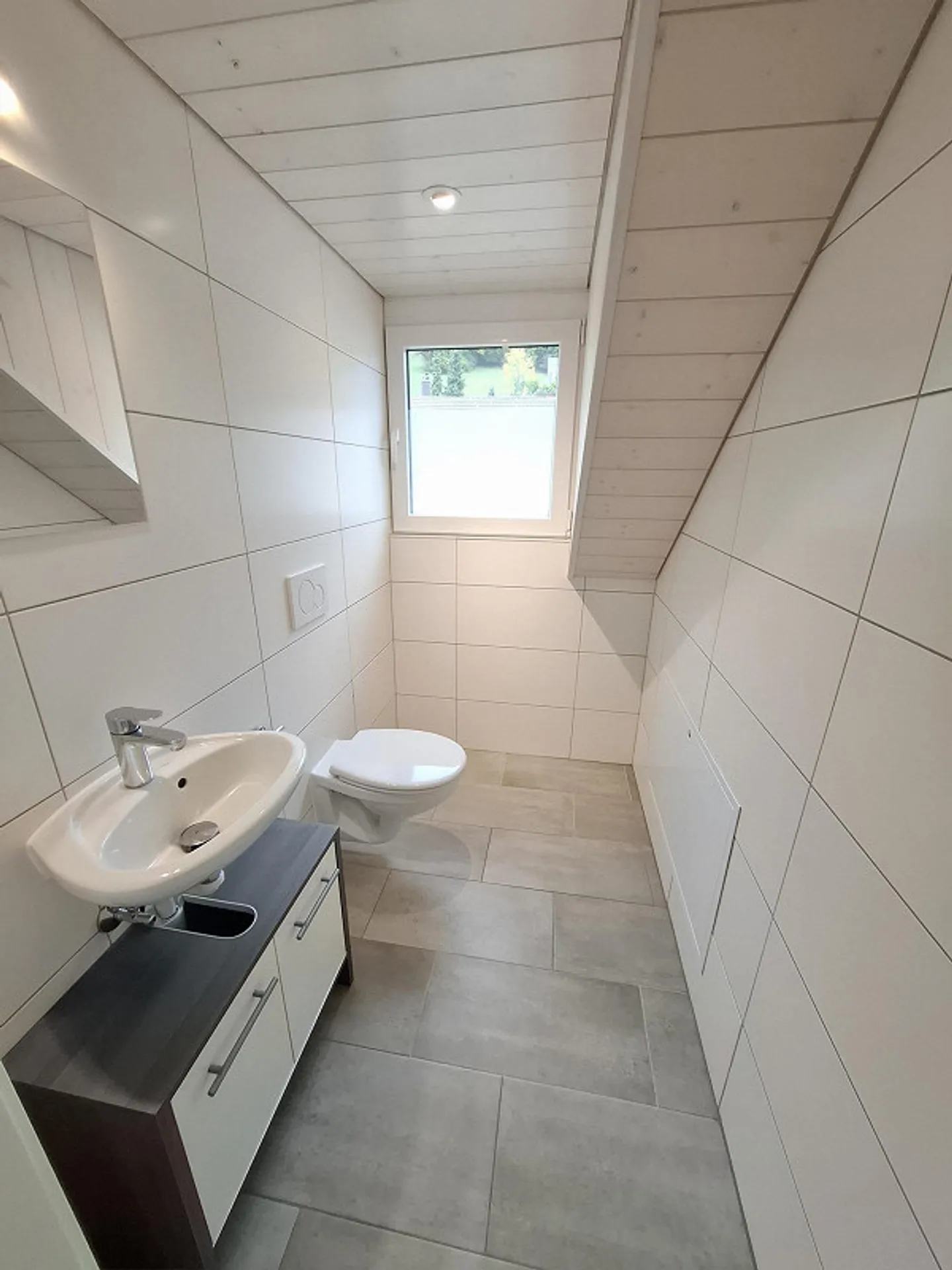 Spacious and modern 5.5 room penthouse apartment - Photo 12 of 19
