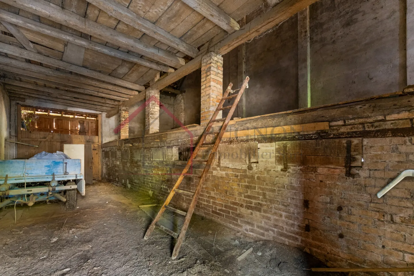 FATTORIA DA TRASFORMARE DI 5.5 STANZE - Foto 7 di 13