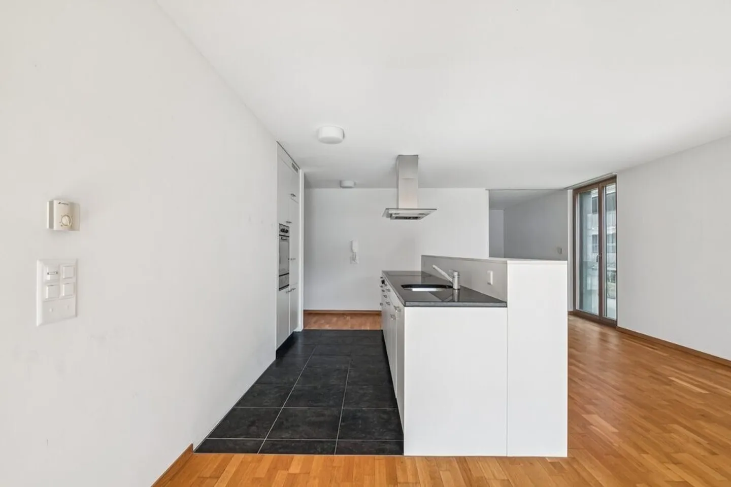 Appartamento moderno 3.5 locali a Biel - Foto 3 di 12