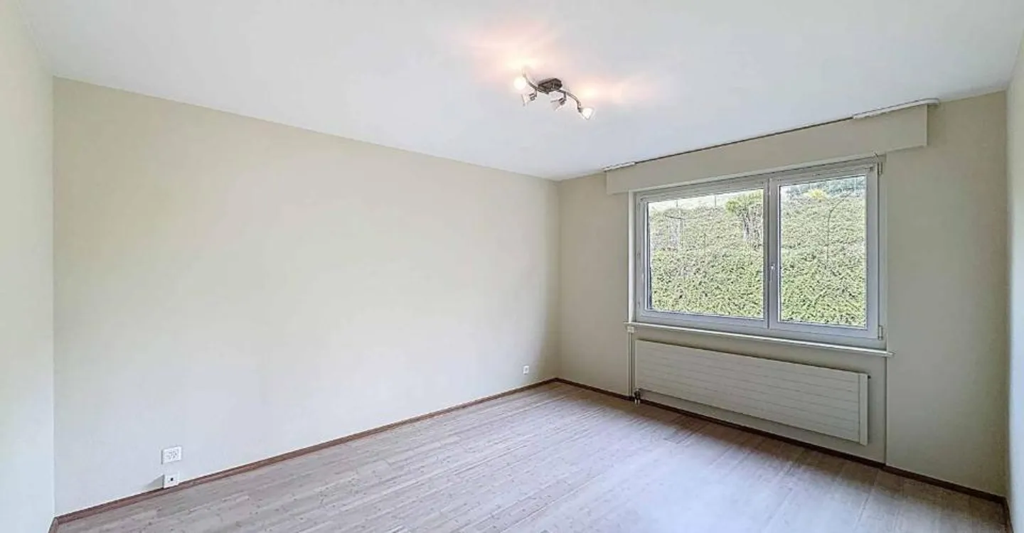 Appartement Élégant avec Vue sur le Lac - Photo 8 sur 10