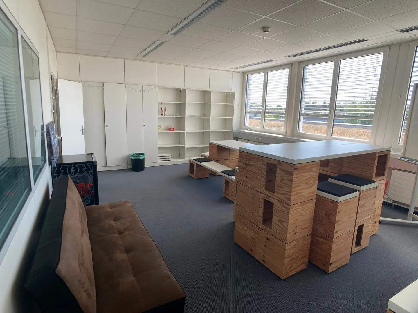 Büroräume direkt an der Autobahn A1 zwischen Zürich und Winterthur - Foto 4 von 10