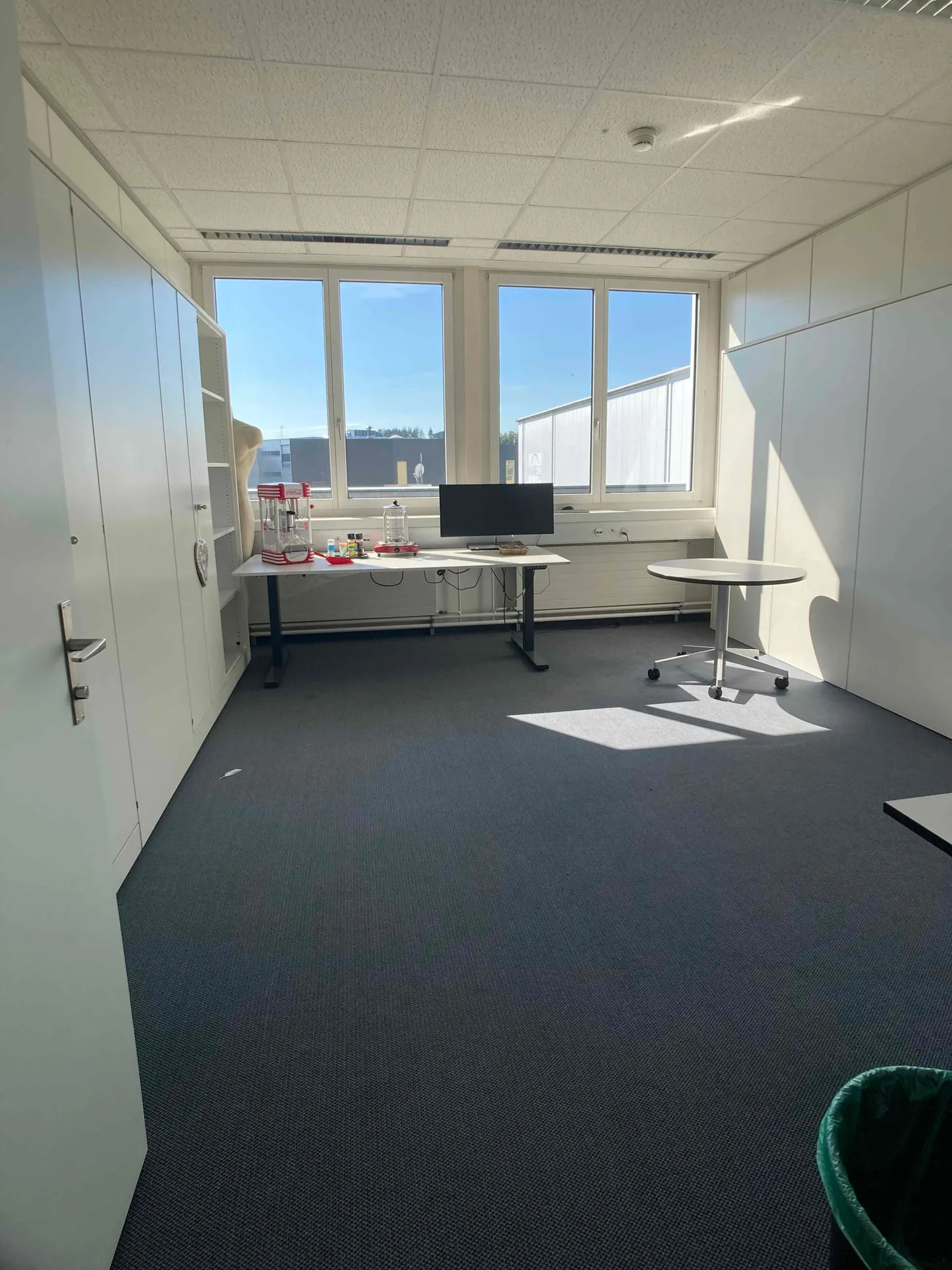 Büroräume direkt an der Autobahn A1 zwischen Zürich und Winterthur - Foto 5 von 10