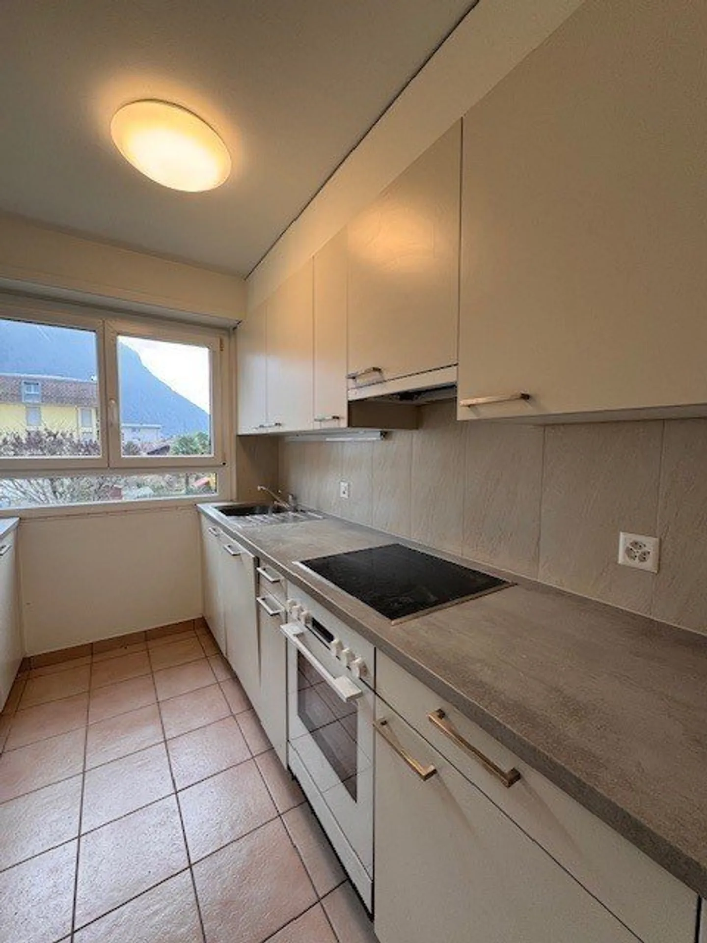 5-Zimmer-Wohnung im 1. Stock - Foto 6 von 10