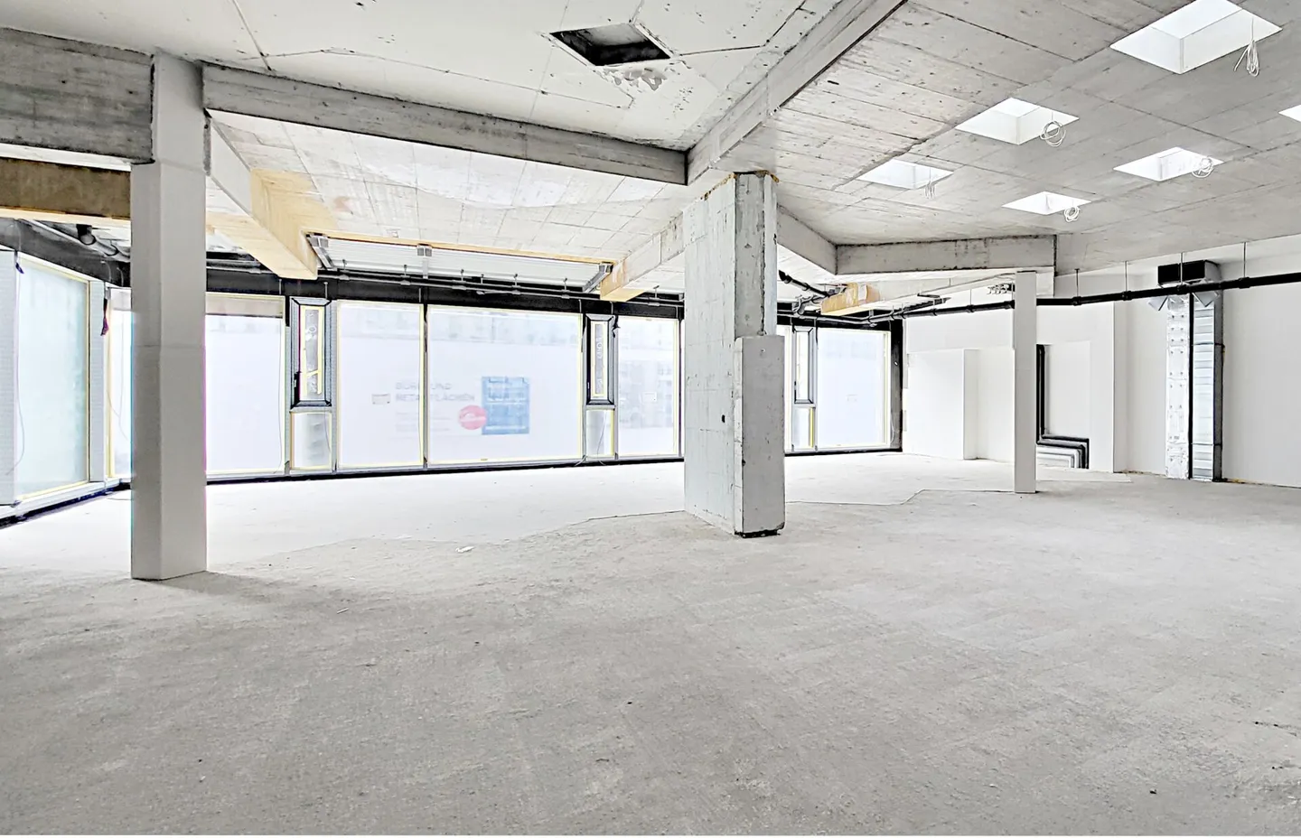 Spazio commerciale entusiasmante in posizione privilegiata a Brugg - Piano superiore - Foto 1 di 4