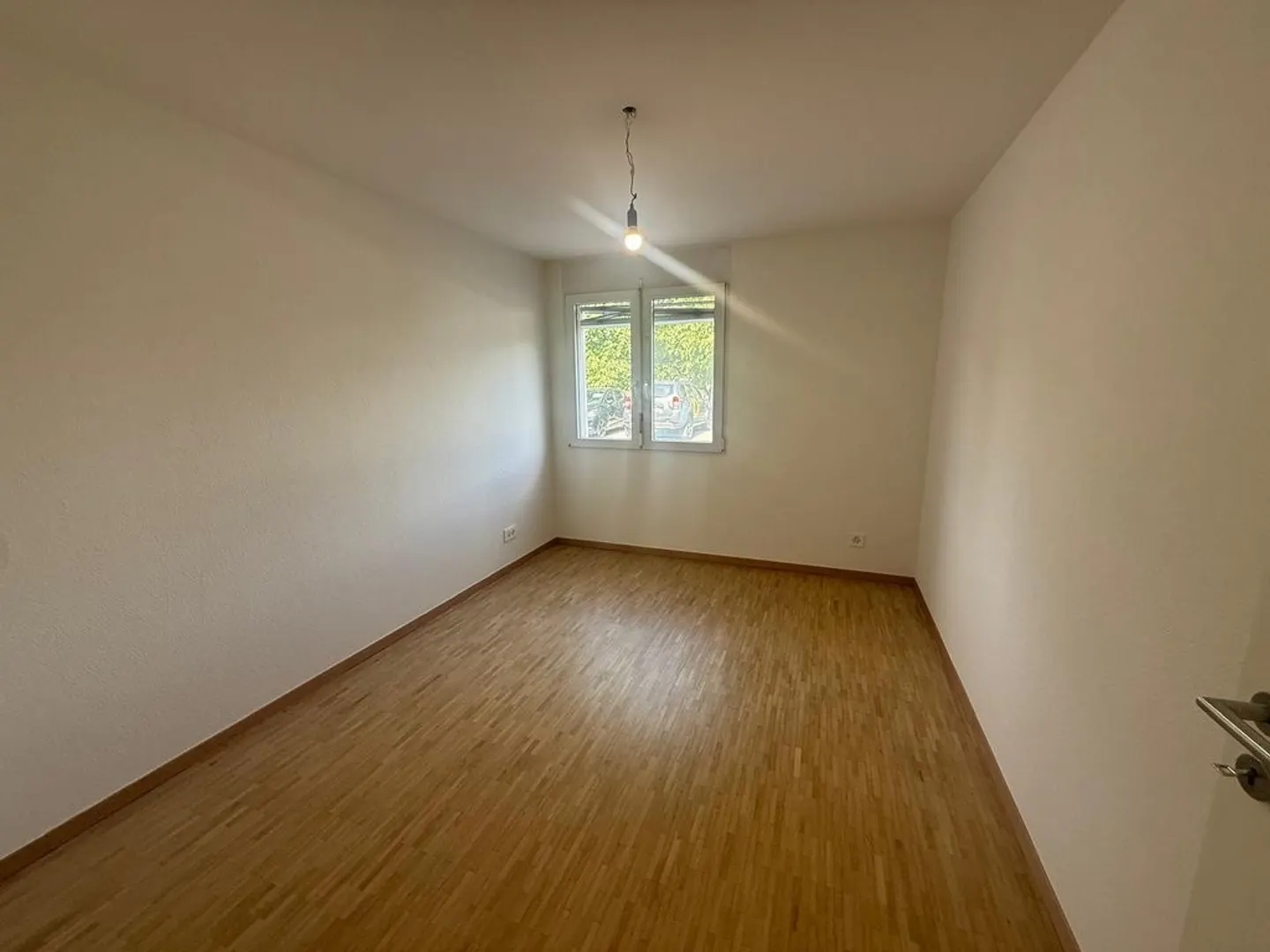Bright 4.5 Room Apartment - Photo 4 of 9