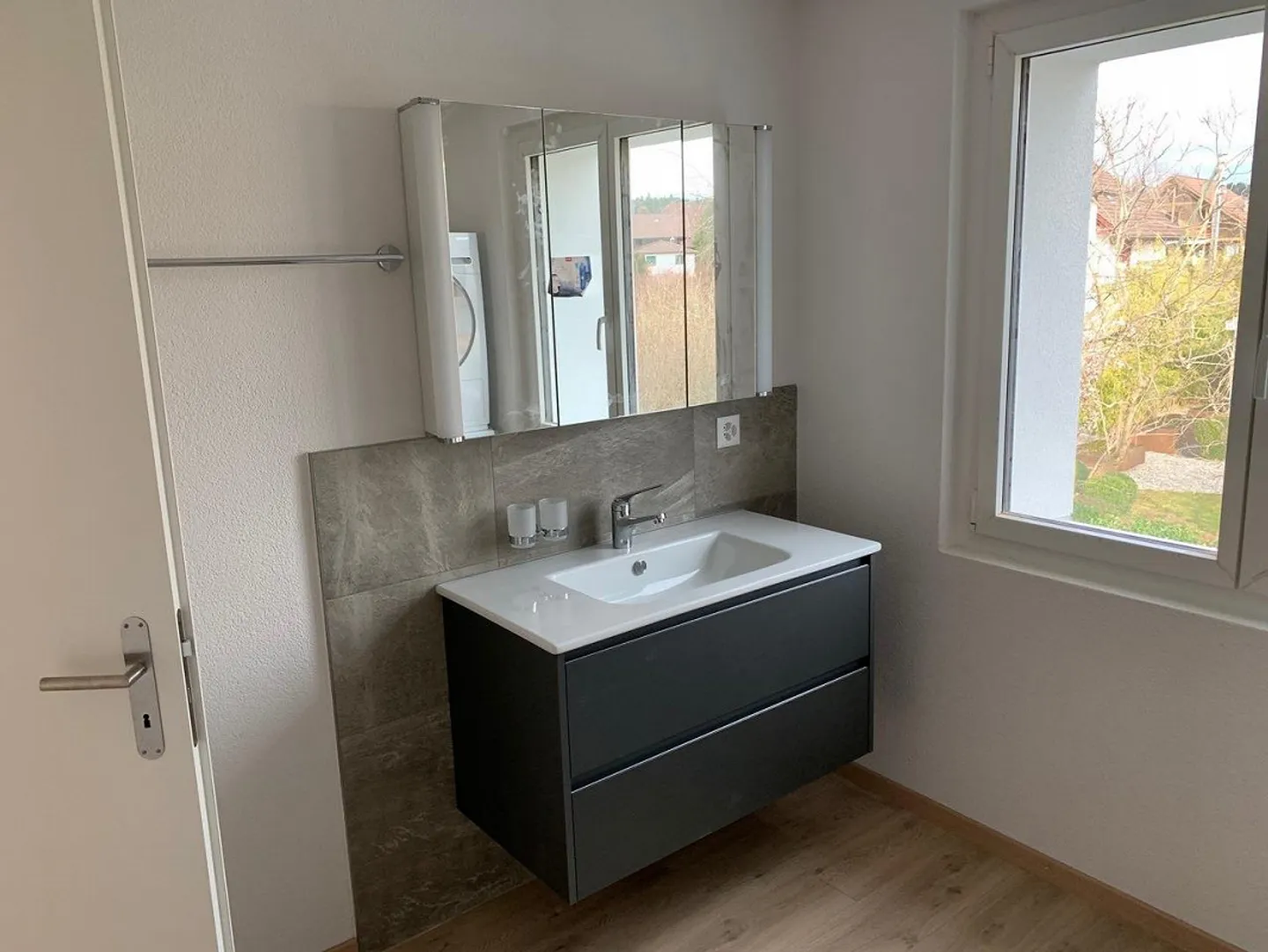 Casa unifamiliare ristrutturata di 4,5 locali a Rubigen - Foto 10 di 14