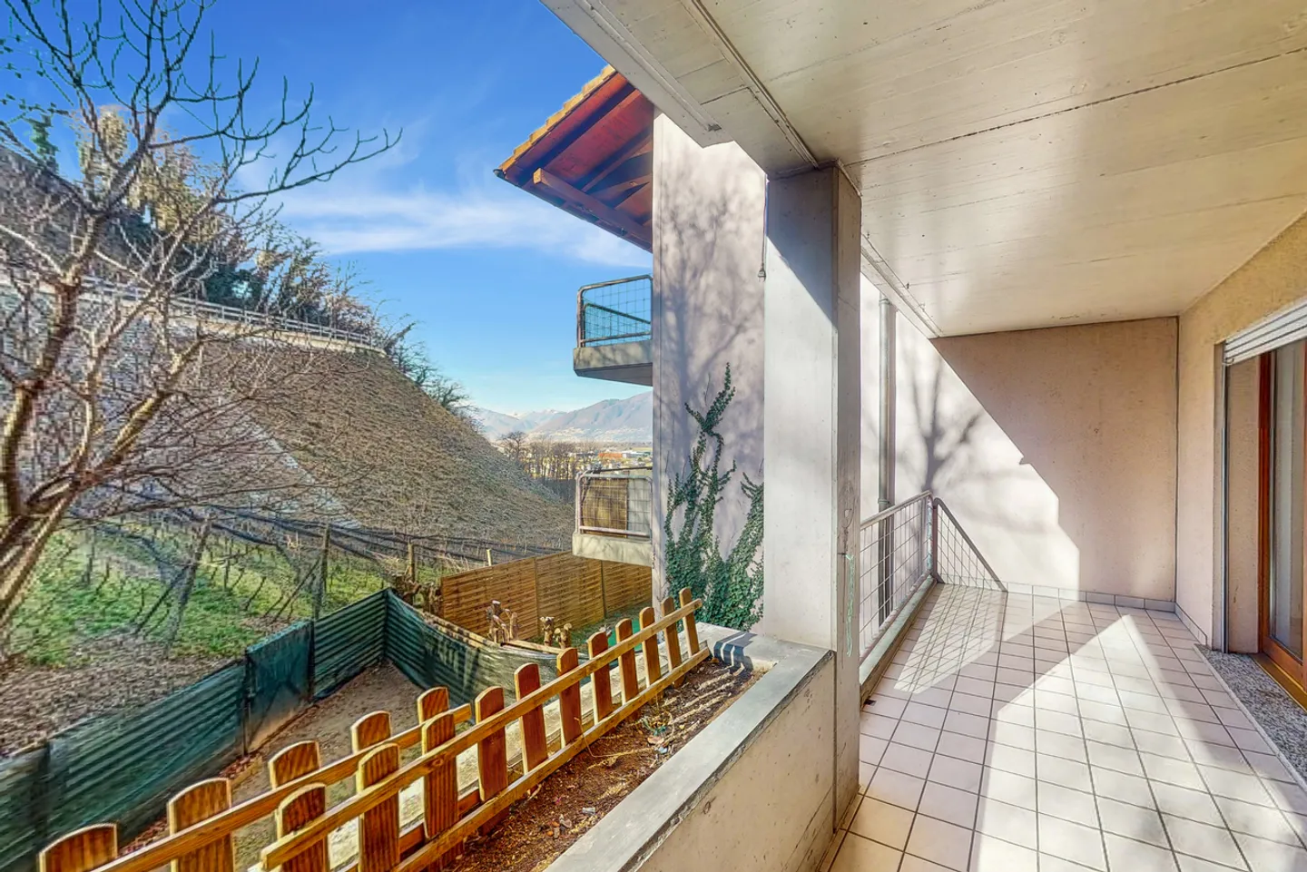 Résidence de caractère avec grande terrasse et excellente promotion - Photo 2 sur 8