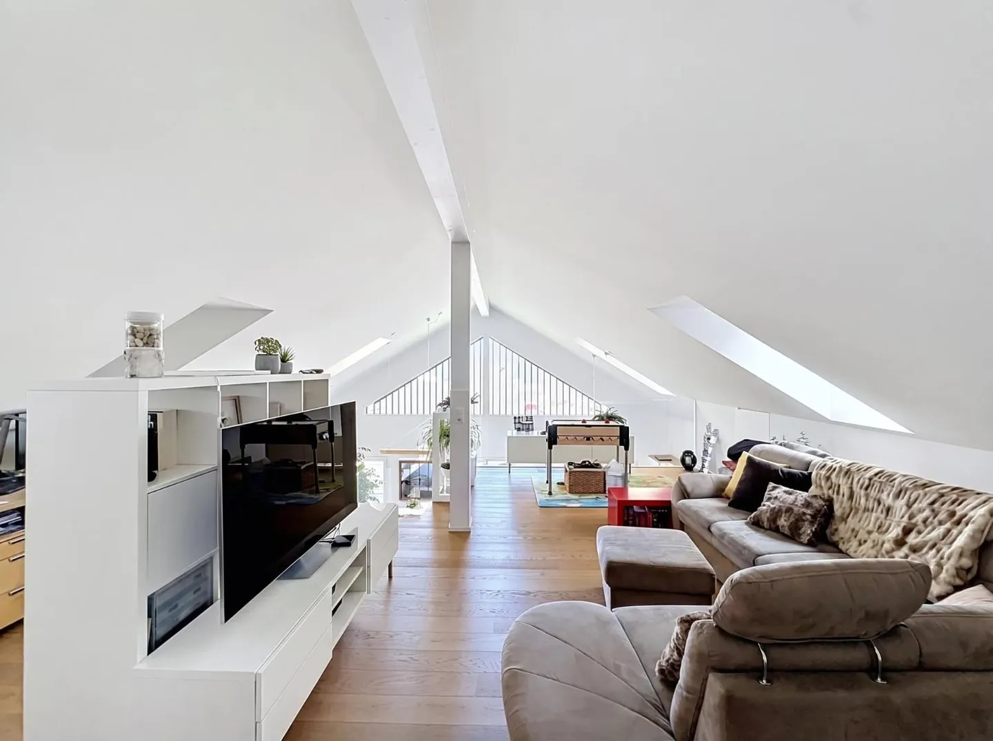 Modern Apartment Near EPFL - Photo 6 of 13