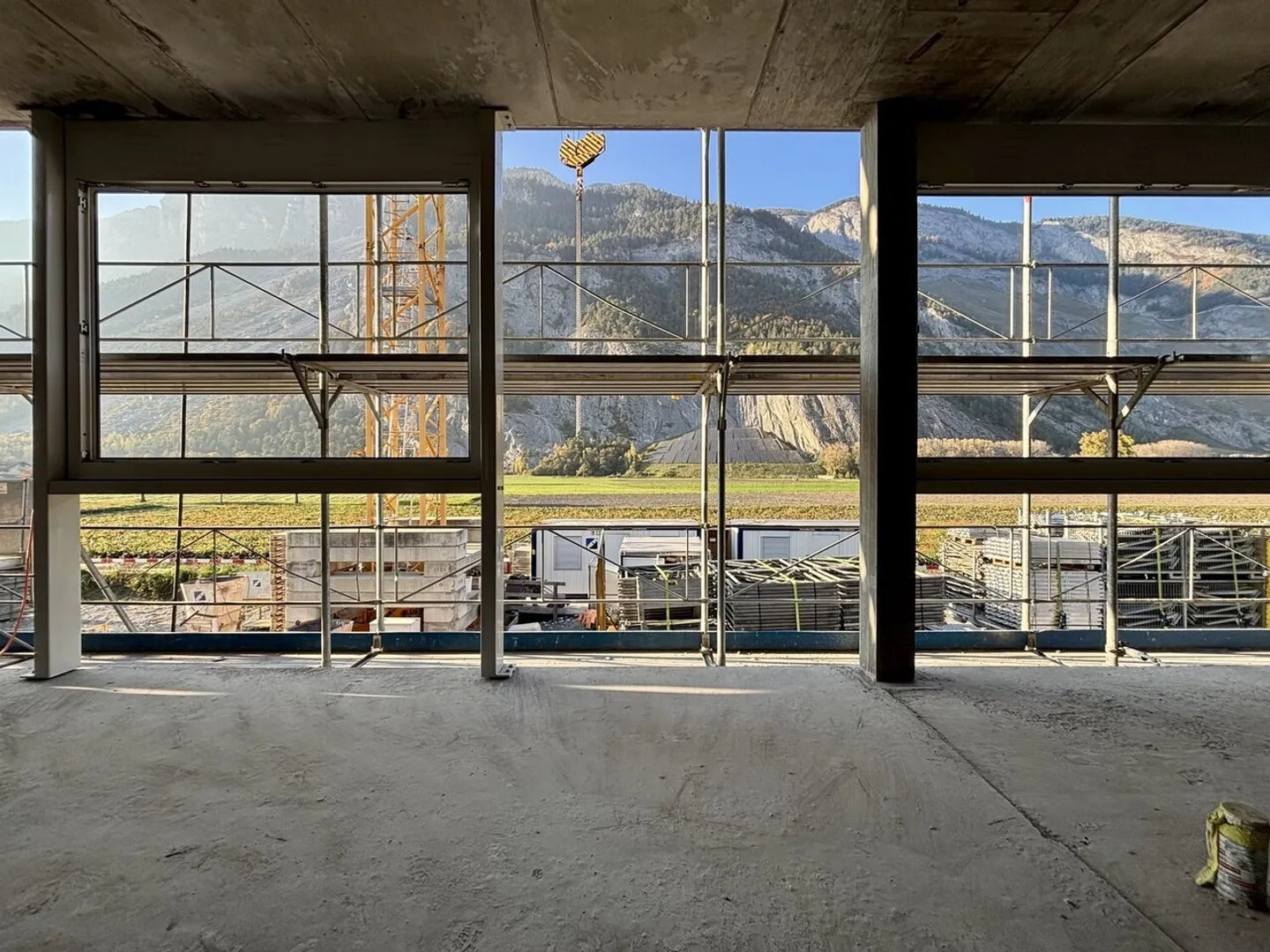 Atelier à louer - Photo 2 sur 10