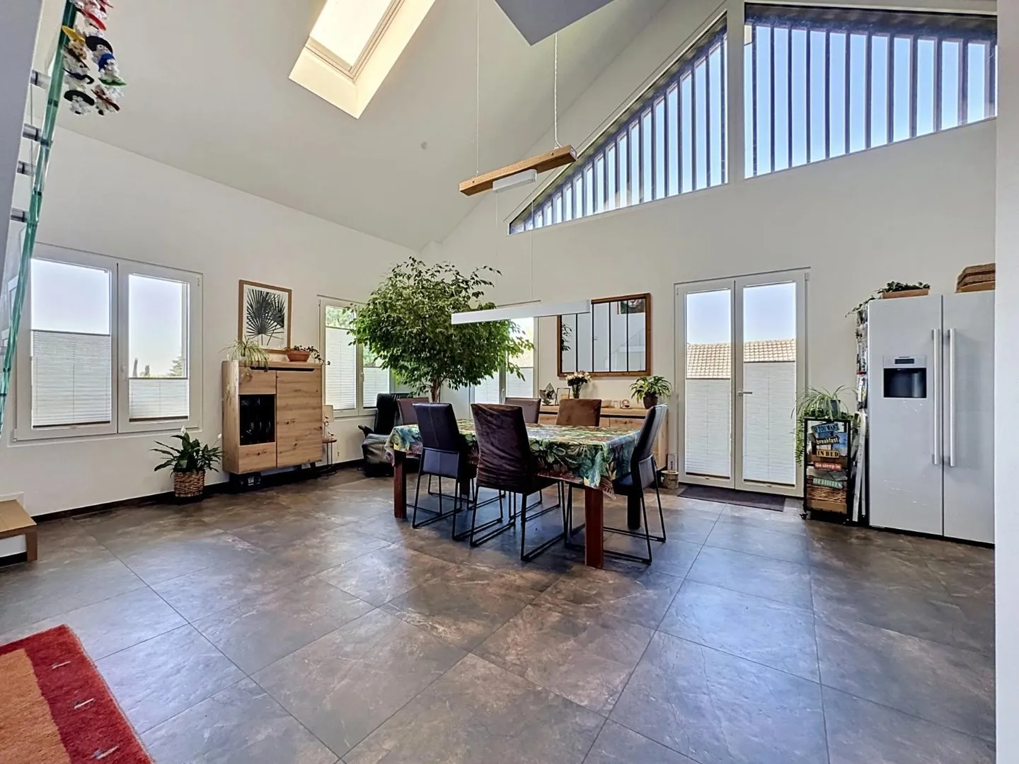 Modern Apartment Near EPFL - Photo 2 of 13