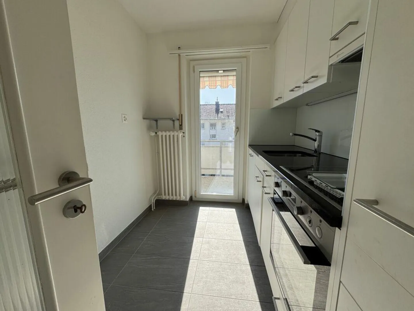 Appartement confortable de 2.0 pièces au 2ème étage - Photo 2 sur 6