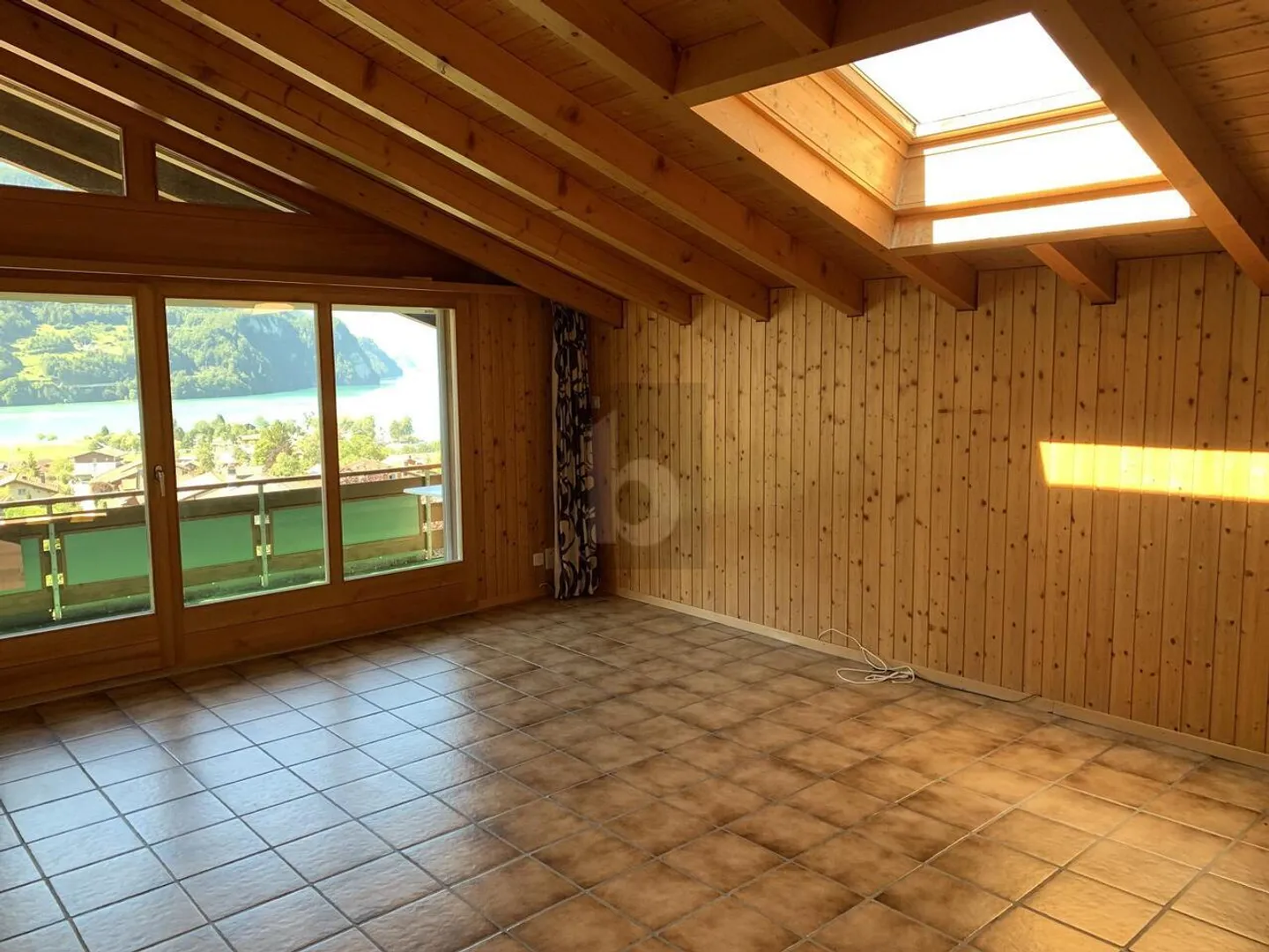 Charmante Wohnung mit Seesicht - Foto 2 von 6