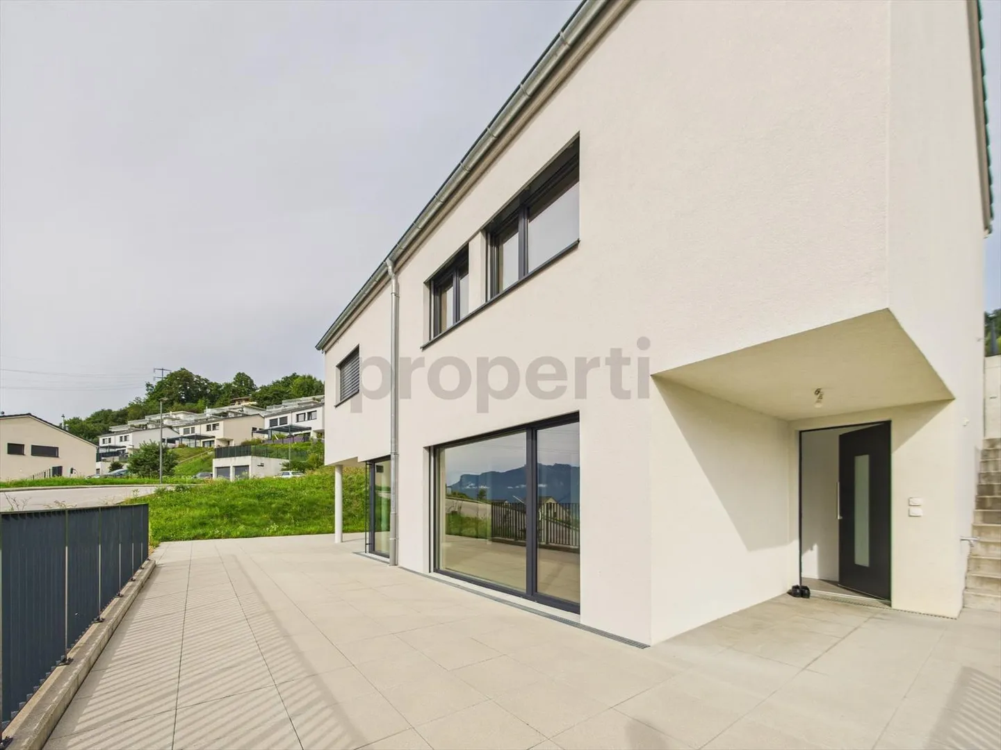 In vendita - Villa indipendente con 4,5 locali a Jongny, cantone di Vaud - Foto 1 di 12