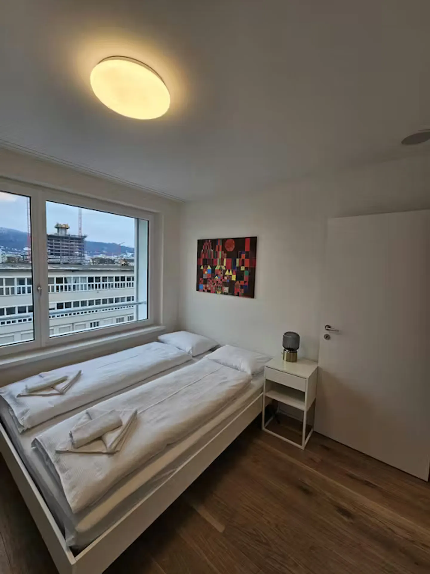 Modern Apartment in Zürich - Photo 2 of 10