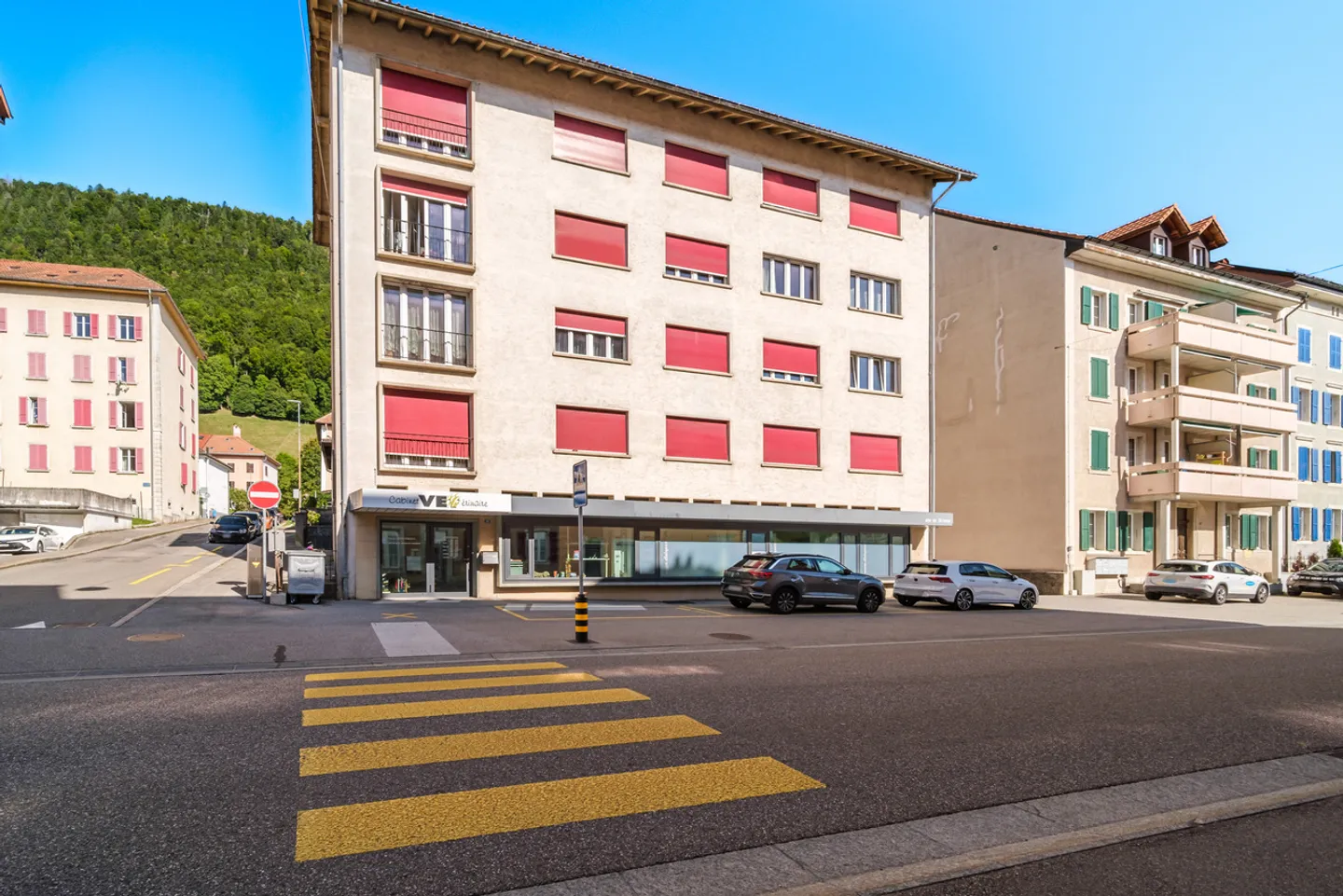 Edificio in affitto nel cuore di St-Imier - Foto 1 di 18