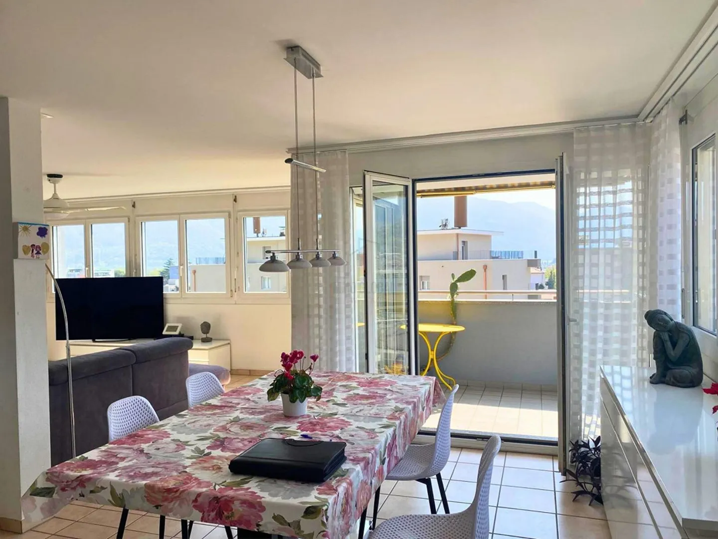 LUMINOSITÀ GARANTITA A DUE PASSI DA LOCARNO - Foto 5 di 10