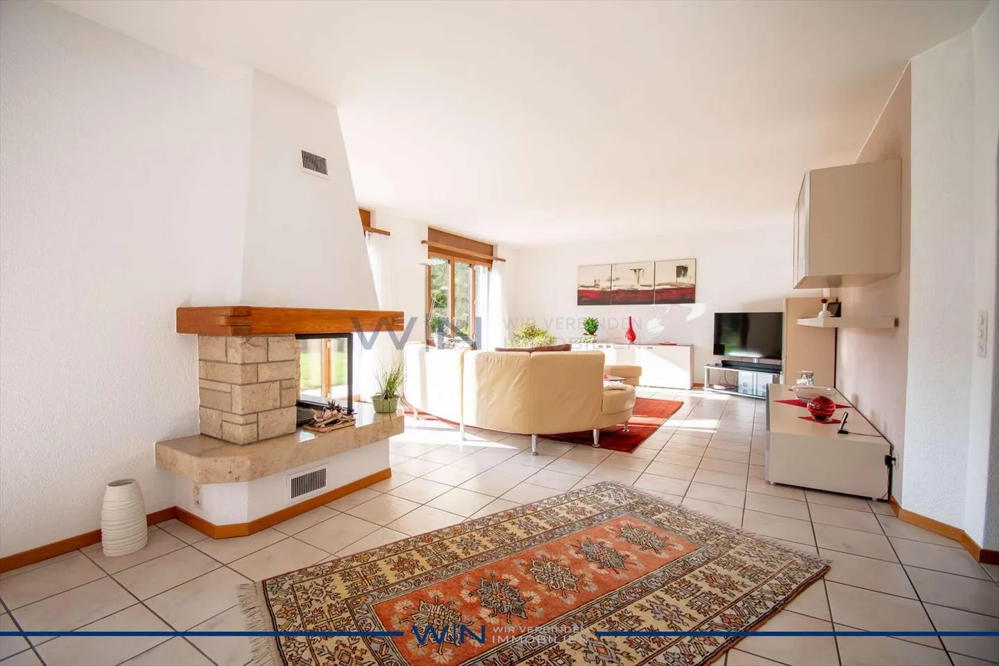 A home like no other - Photo 4 of 13