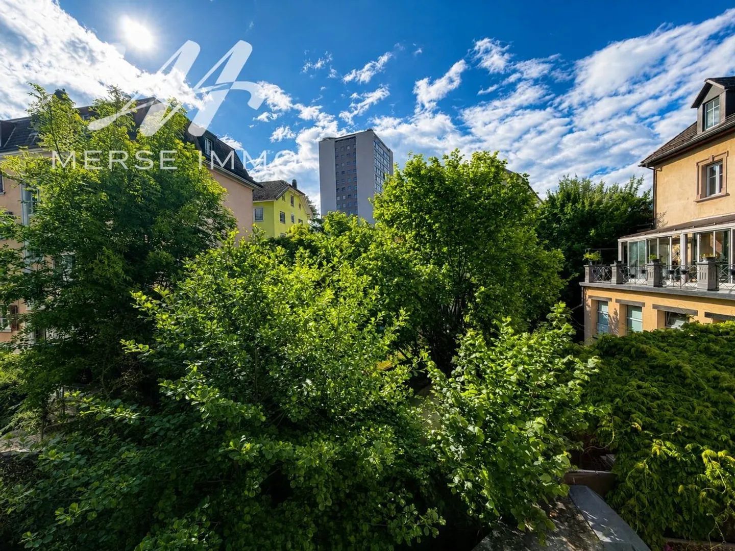 Spacious 5.5 room bright apartment just steps from the center of Biel, with balcony - Photo 5 of 9
