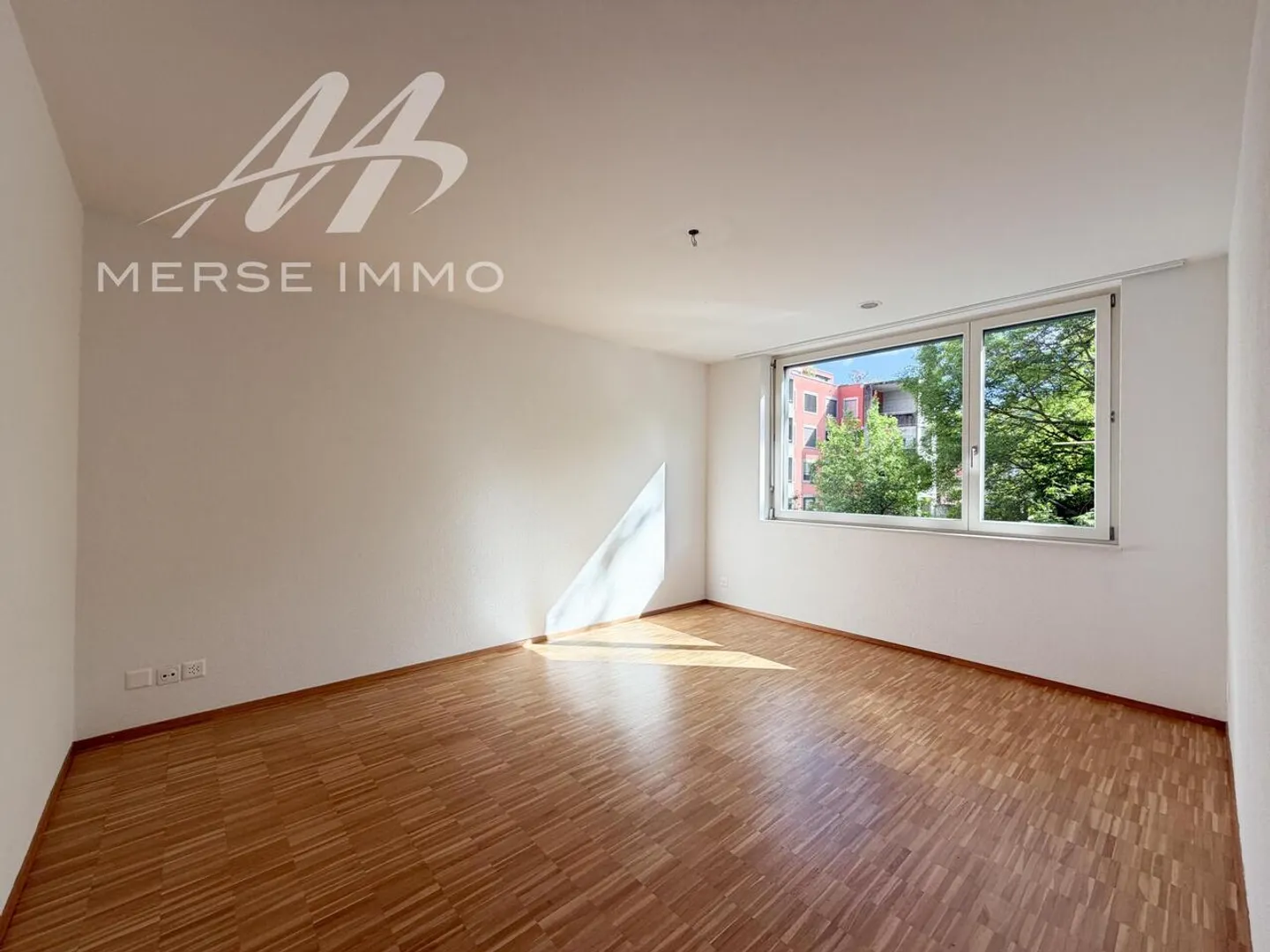 Spacious 5.5 room bright apartment just steps from the center of Biel, with balcony - Photo 7 of 9