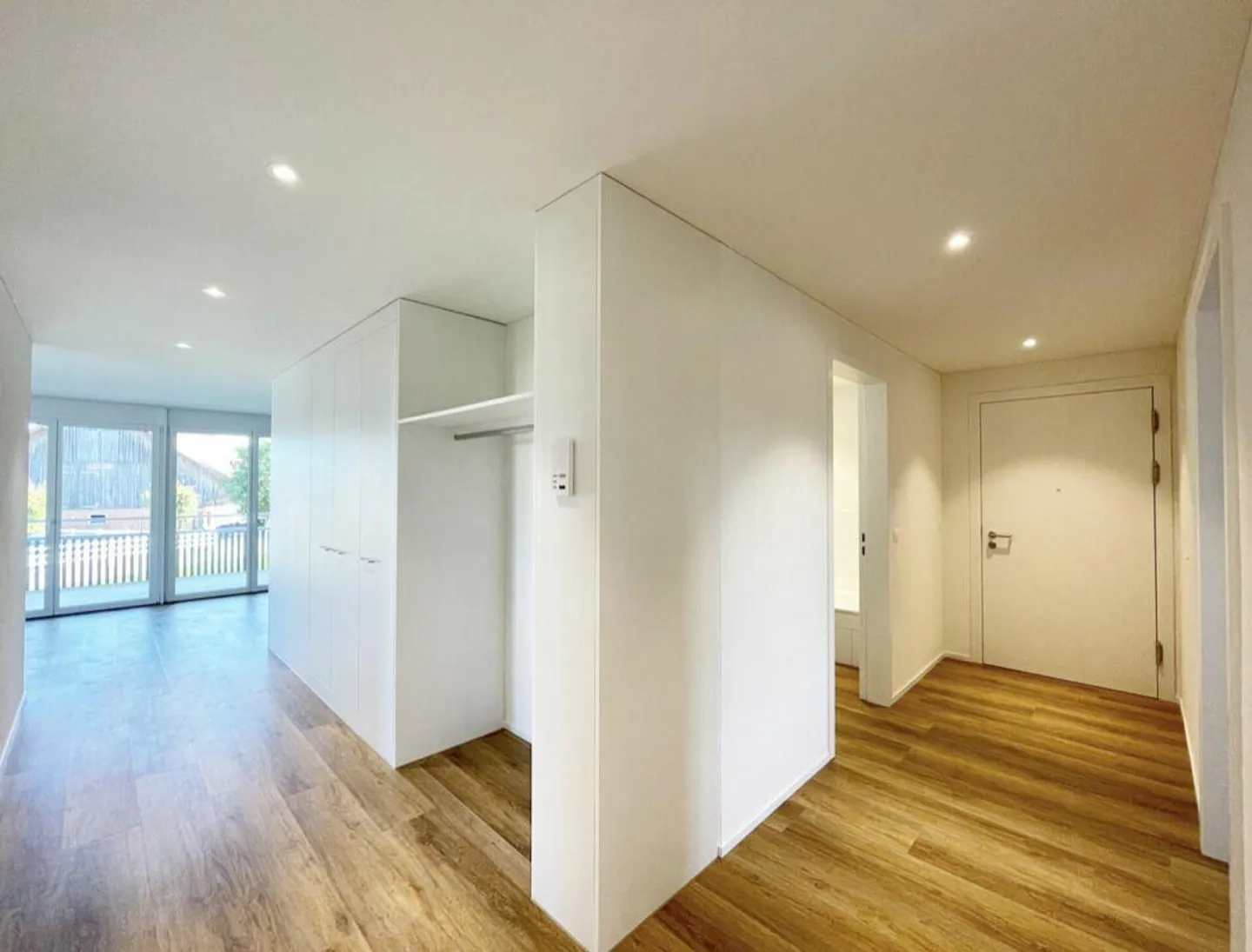 Bright, quiet 4.5-room apartment with spacious terrace - Photo 1 of 13